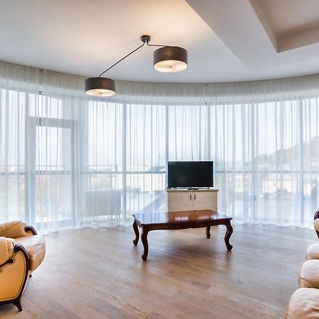 Leogrand Apartments Z Panoramoyu Lvova Extérieur photo